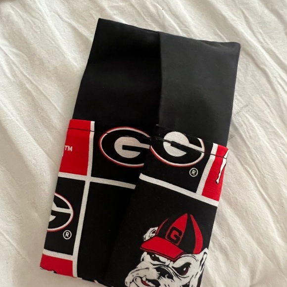 UGA crossbody with accessories - Picture 4 of 7